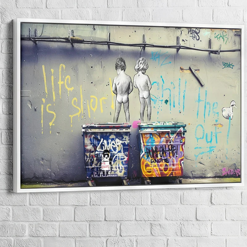 Oeuvre murale contemporaine enfants de dos graffiti jaune
