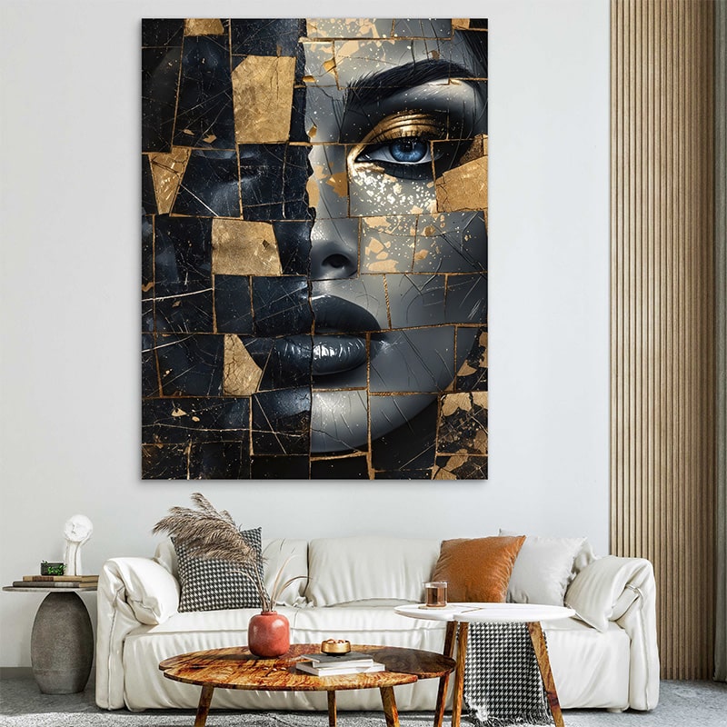 Tableau décoratif femme en mosaïque dorée et noire au style contemporain