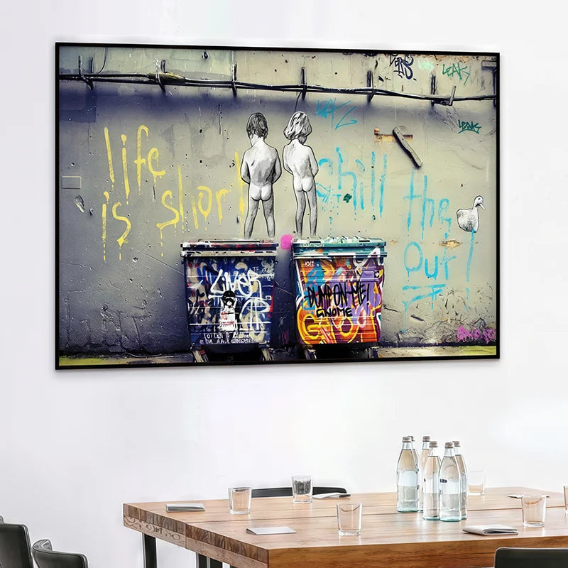 Tableau street art enfants graffiti Life is Short style Banksy