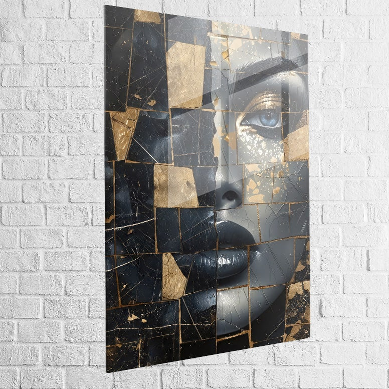 Œuvre murale moderne et luxueuse représentant une femme mystérieuse